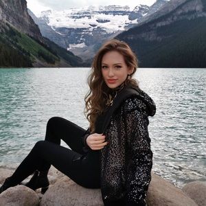 Meet your Posher, Milana